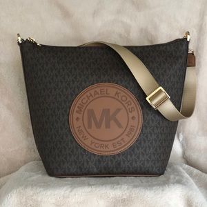 🧡MICHAEL KORS CROSS BODY